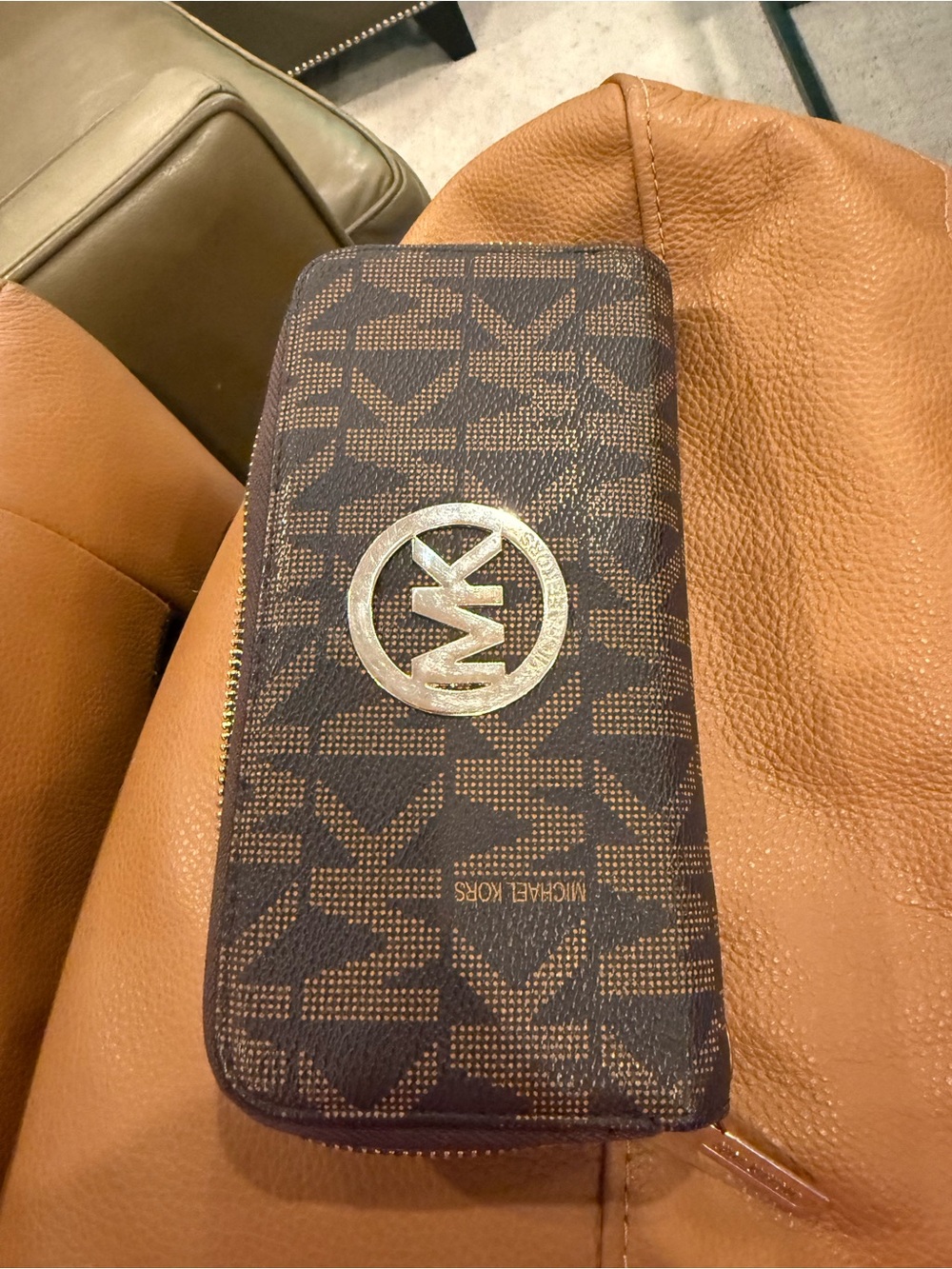 Michael Kors Brown and Black Signature Zip Wallet with Silver Logo -NEEDS WORK